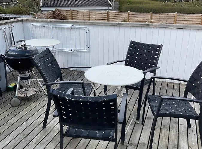Stor Lys Lejlighed Med Terrasse Og Altan